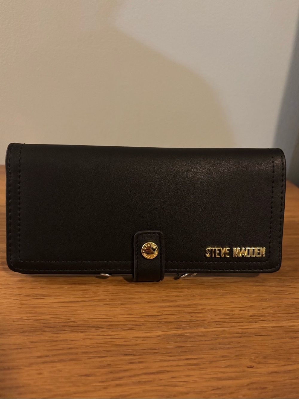 Steve Madden long wallet front Snap like new